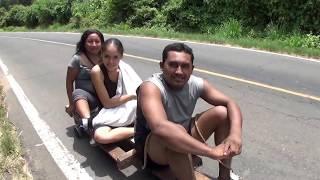 viajando sobre 4 baleros Street luge ARTESANAL EL SALVADOR   Youtubero Salvadoreño