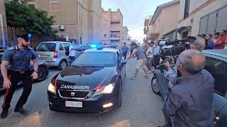 Agrigento: accoltella figli e moglie, i carabinieri lo salvano dall'aggressione dei vicini di casa