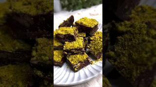 Easy chocolate pistachio bar #pistachio #pistachiochocolate #recipes #easydesserts #healthydessert