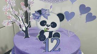 Bolo com decoração tema Panda.