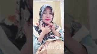 Hijab pamer tetek