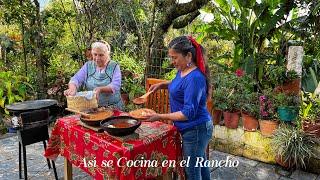 Dicen Que Este Almuerzo De Rancho es De Pobres Pero es De Mis Favoritos Frijoles, Huevos y Tortillas