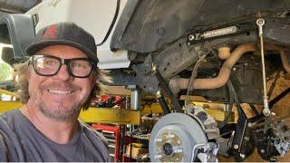 Dirt Daily. Installing a rear Antirock sway bar on a Jeep JL Wrangler.