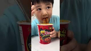 Bro tries Samyang 2x spicy