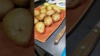 Картошка с салом в фольге и на углях!