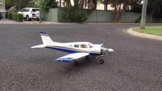 Piper Cherokee RC taxi test