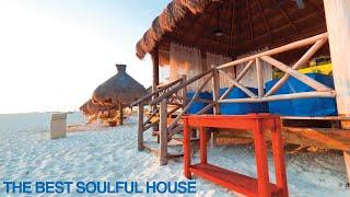 20 Essential Soulful House Music Tracks for Your Beach Restaurant