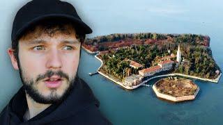 Entro en POVEGLIA, LA ISLA DE LA MUERTE.