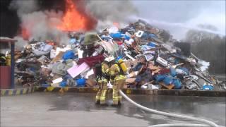 FEUERWEHR HOCHBRÜCK: Großbrand Recyclinghof