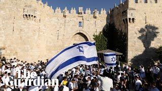 Clashes in Jerusalem after thousands of Israelis march through Muslim quarter