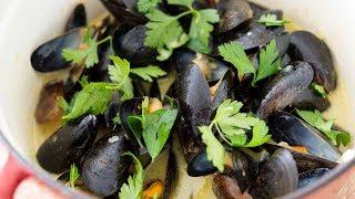 Coconut Green Curry Mussels (15-minute recipe!)