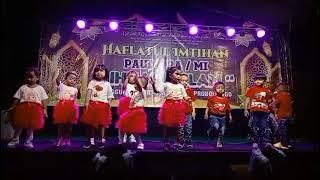 Dance Waka Waka (Wajib ditonton! cute banget)