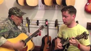 Billy Strings & his father, Terry Barber doing an Impromtu Jam