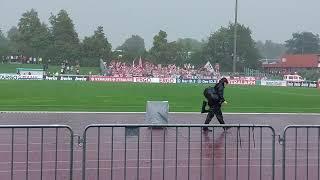 FV Illertissen - Fortuna Düsseldorf 1:3; 14.08.2023; Fortuna feiert im strömenden Regen