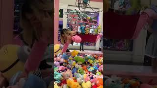 I’m a human claw machine  #toys #game #fun