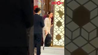 Shanaya Kapoor seen BUSY chatting with a person at Anant-Radhika's Haldi ceremony #shorts