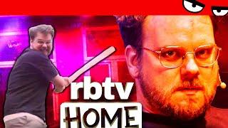 MASSENSCHLÄGEREI im Hof! Die WG rastet aus | RBTV HOME