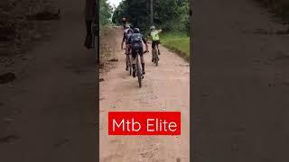 Se agarre Elite passando. #ciclismo #mtb #bicicleta