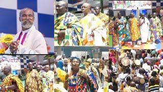 Woow: Paramount Chiefs and Queens St0rm Adom Kyei Duah's Church to surprise him.