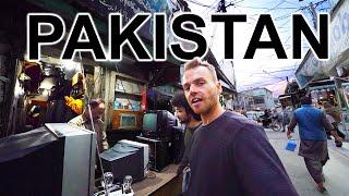 INSIDE PAKISTAN  (Walking Streets & Meeting Local People)