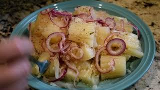 Yuca con mojo, uno de los platos más típicos, simples y digestivos de la comida Cubana