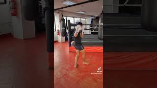 Aprende hacer giro de puño  #muaythai #artesmarcialesmixtas #kickboxing #mma #artemarcial