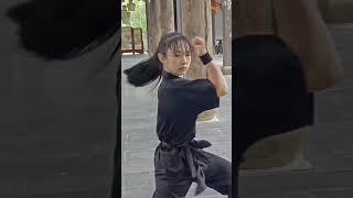 拳法娴熟，小女孩展现一代武侠风范！#HuangyanMartialArts #Kungfu #MartialArts #China #Fujian