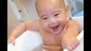 Lucunya Rafathar Malik Lagi Mandi di Bak Mandi Lucu Kena Air Ketawa -Ketawa Terus | Raffi & Nagita