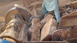 "Big Rock Crusher Machine: A Giant in Action"Big Rock Crushing: A Powerful Process"#stonecrusher