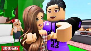 I caught my EX BESTIE with my CRUSH!! ROBLOX MOVIE (CoxoSparkle2)