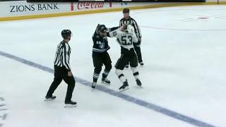 Travis Barron drops the gloves with Jack Studnicka (2024 NHL)