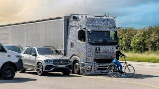 Daimler Truck prüft intensiv seine neuen und weiterentwickelten Sicherheitsassistenzsysteme