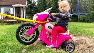 Little Girl Elis Ride On Harley Davidson Power Wheel - Stuck in The Mud with Thomas Help Assistance