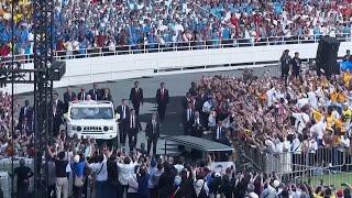 Tens of thousands of faithful fill Jakarta stadium for Papal Mass | VOA News