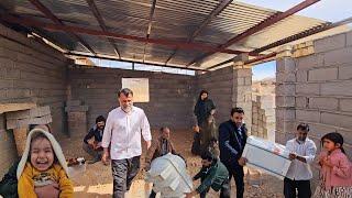 Building a warehouse roof with group activity in the Peren canal 