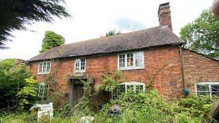 Abandoned House Of Ron And Joan Left Frozen In Time After They Both Passed Away 10 Years Ago