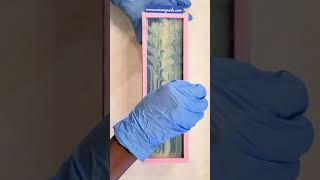 Simple Soap Pour & Swirl Technique | Cool Blue Soap | #SHORT