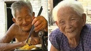 A centenarian couple and their simple life