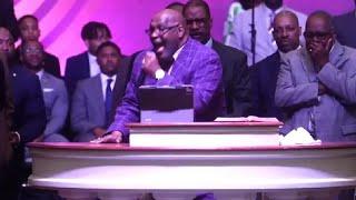 Bishop Marvin Winans Preaching at COGIC Mens Conference!!!