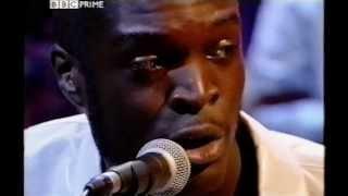 Lynden David Hall - Sleeping with Victor (Live on Later with Jools Holland) (April 29th 2000)