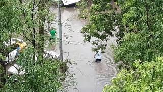 Последствия ливня в районе Измайлово (Москва, Восточный округ).