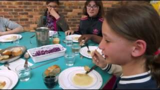 School Lunch France - Michael Moore