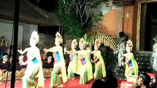 Baile tradicional en Bali, Indonesia