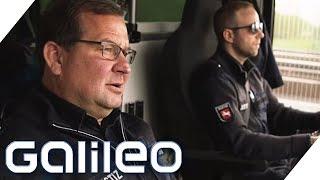 Reisebus für Häftlinge: Wie sicher ist ein Gefangenen-Transport? | Galileo | ProSieben