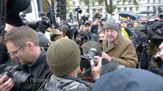 ‘Rock star’ welcome for Jeremy Clarkson as he slates the BBC at huge Farmer’s Rally in London