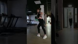 Bachata Solo Choreography #bachata #bachatasolo #bachatachoreo #bachatabykaro #dancer #learnbachata