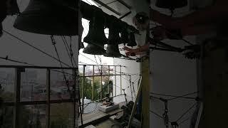 Олег Иванов (старший звонарь храма) колокольный звон в Храме свт. Николая в Голутвине