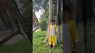 Boy runs away siren head,siren hulkصبي يهرب رئيس صفارة الإنذار، صفارة الإنذار الهيكل #shorst