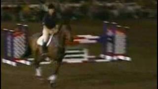 David O'Connor riding bridleless in a parelli show