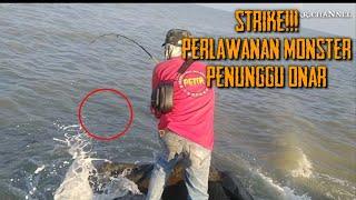 Pertarungan sengit monster penunggu dermaga onar